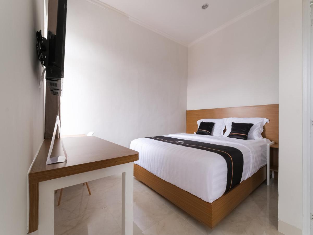 Super Oyo Collection O 90023 Damar Kusumo Guest House Maguwo Экстерьер фото