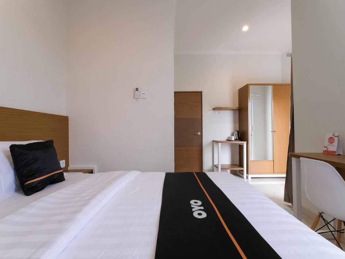 Super Oyo Collection O 90023 Damar Kusumo Guest House Maguwo Экстерьер фото