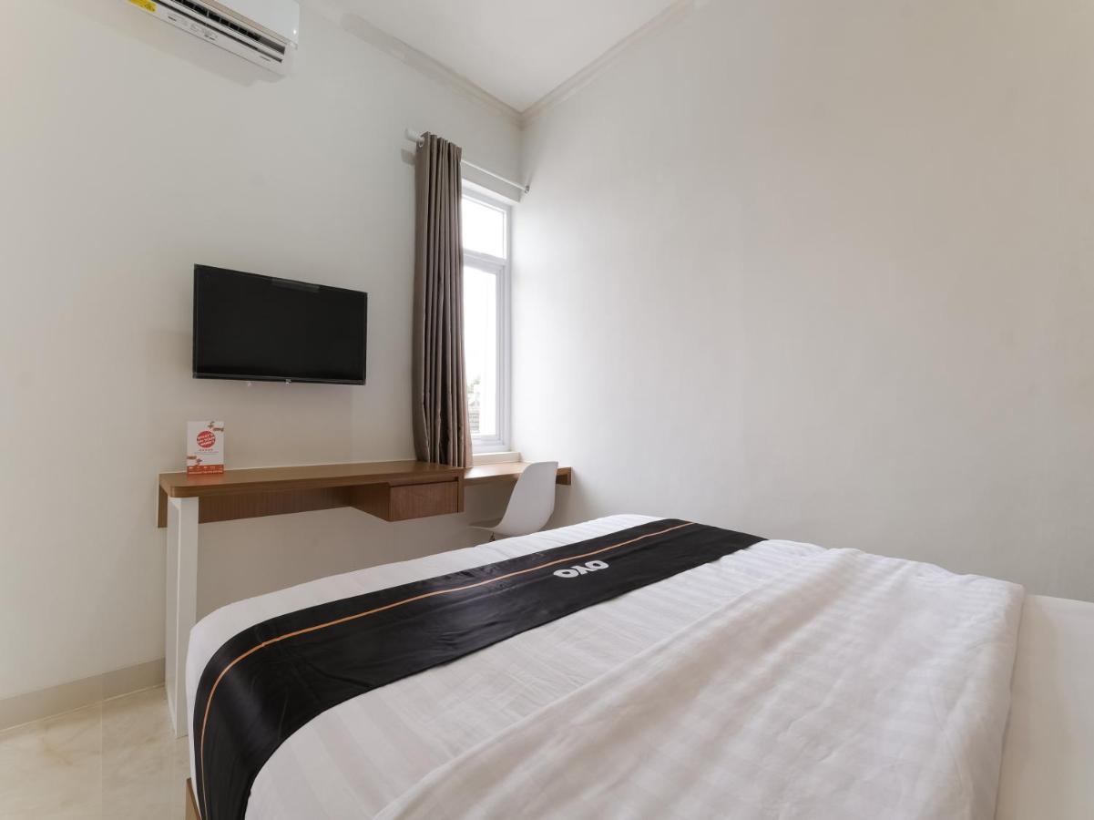 Super Oyo Collection O 90023 Damar Kusumo Guest House Maguwo Экстерьер фото